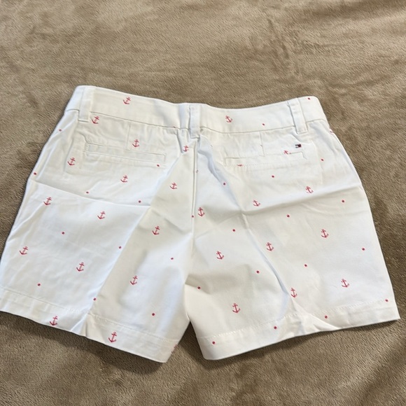 Tommy Hilfiger Women’s White Shorts Red Anchor Print - Picture 2 of 9